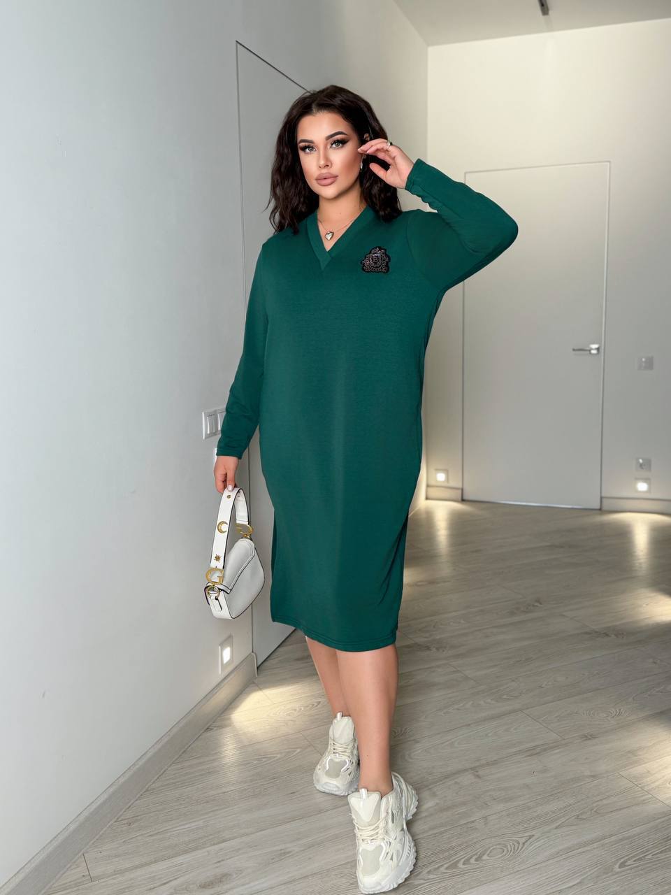 Плаття
Тканина трикотаж двонитка
Колір чорний, шоколадний, смарагдовий