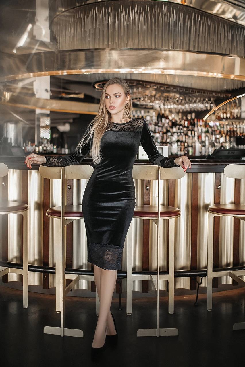 Знижки Велюрова сукня
сукня 5093
Матеріал-оксамит на трикотажній основі, вставки стрейчевого мережива, довжина 100 см, довжина рукава 61см
Артикул: GARNA-442641