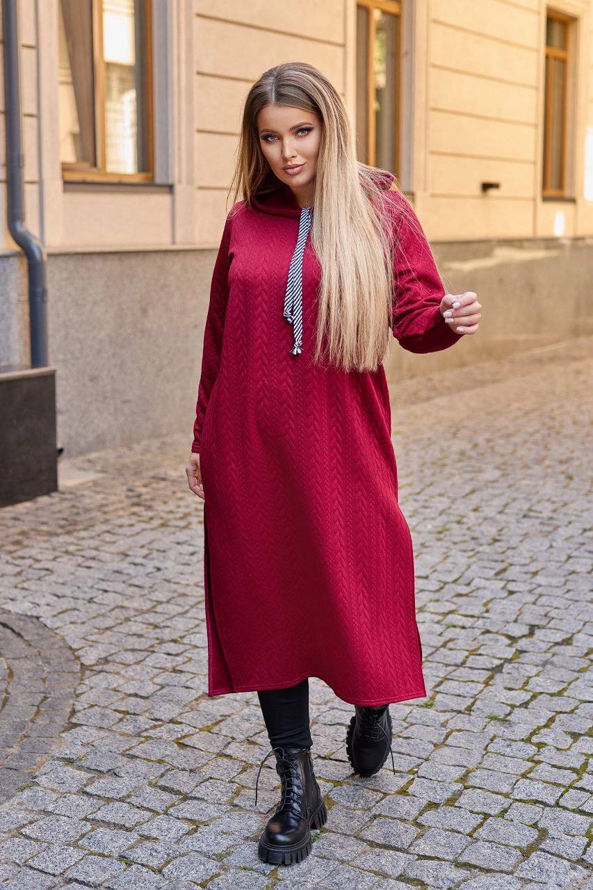 ЗНИЖКИ!Тепла сукня
,Сукня🔹Арт 05670
Матеріал: щільний,  товстий, рельєфний  трикотаж, довжина 122 см. хороша розтяжність тканини, не тонка. Сукня вільного крою. Додається пояс-канат.
Артикул: GARNA-466130